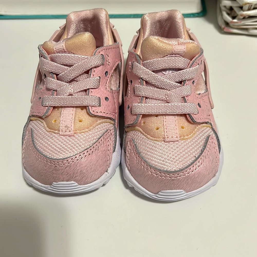 Baby Nike Huaraches 4C NEW